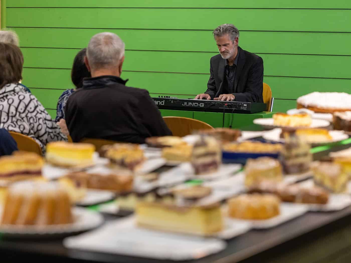 Piano, arte y pasteles: todo ello sin tener que pagar entrada