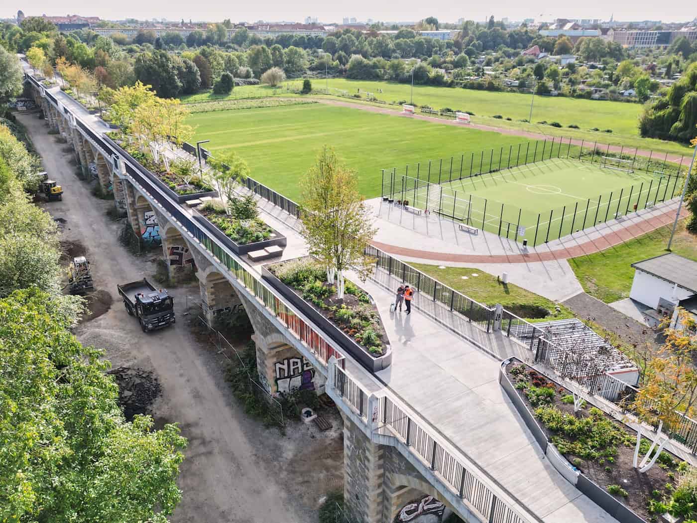 Leipzig eröffnet Höhenweg auf denkmalgeschütztem Viadukt