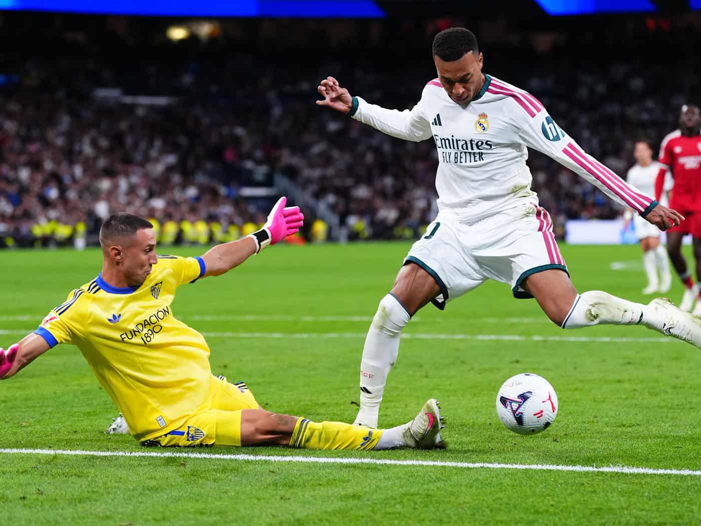 Mbappé marca con descaro: el Real Madrid se impone al Sevilla