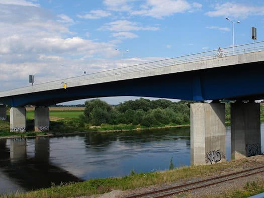 Elbbrücke in Riesa über die Elbe