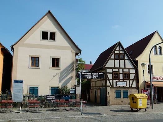 Historische Häuser in Altkötzschenbroda mit der Stadtgalerie Radebeul