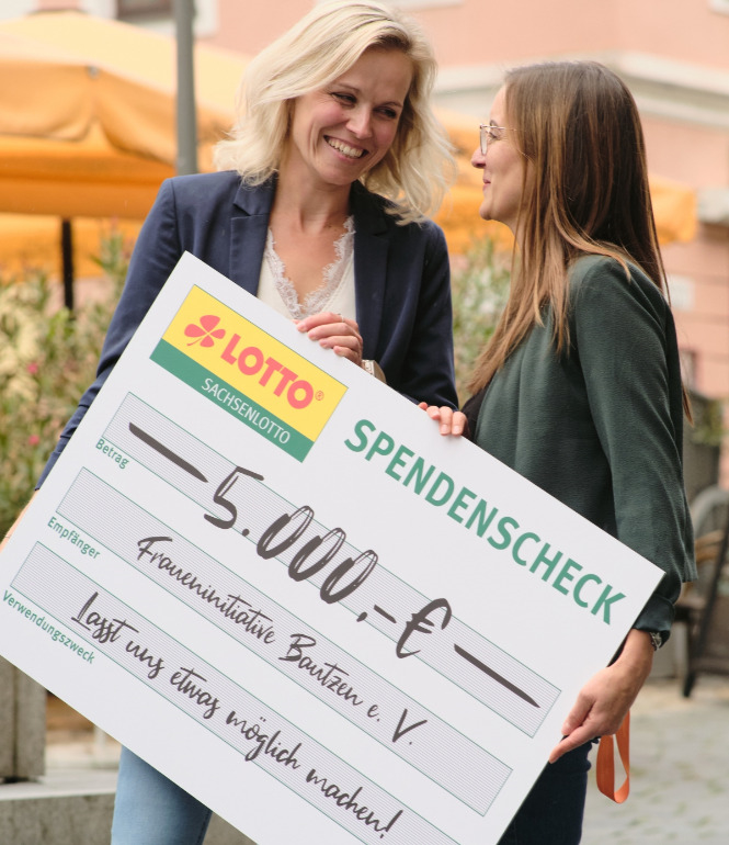 Dr. Stephanie Rohac ist die neue Sachsenlotto-Möglichmacherin. Sie widmet sich dem Thema Frauenförderung und engagiert sich aktiv für mehr Vielfalt und Gleichstellung. Der Fraueninitiative Bautzen e. V. erhält ihre Möglichmacher-Summe über 5.000 Euro.