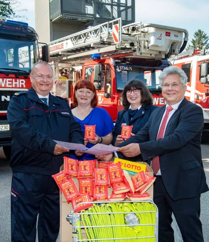 Foto zu Auftakt der Kooperation von Sachsenlotto und dem Feuerwehrverband Sachsen e.V.