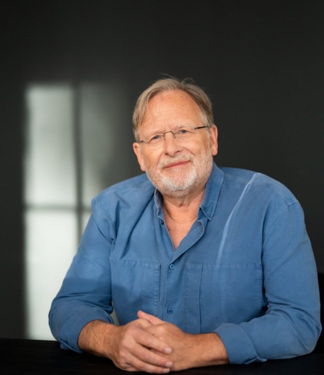 Foto zu „Bewegung ist der Schlüssel“ – Prof. Dietrich Grönemeyer über den Rücken als Spiegel unserer Seele