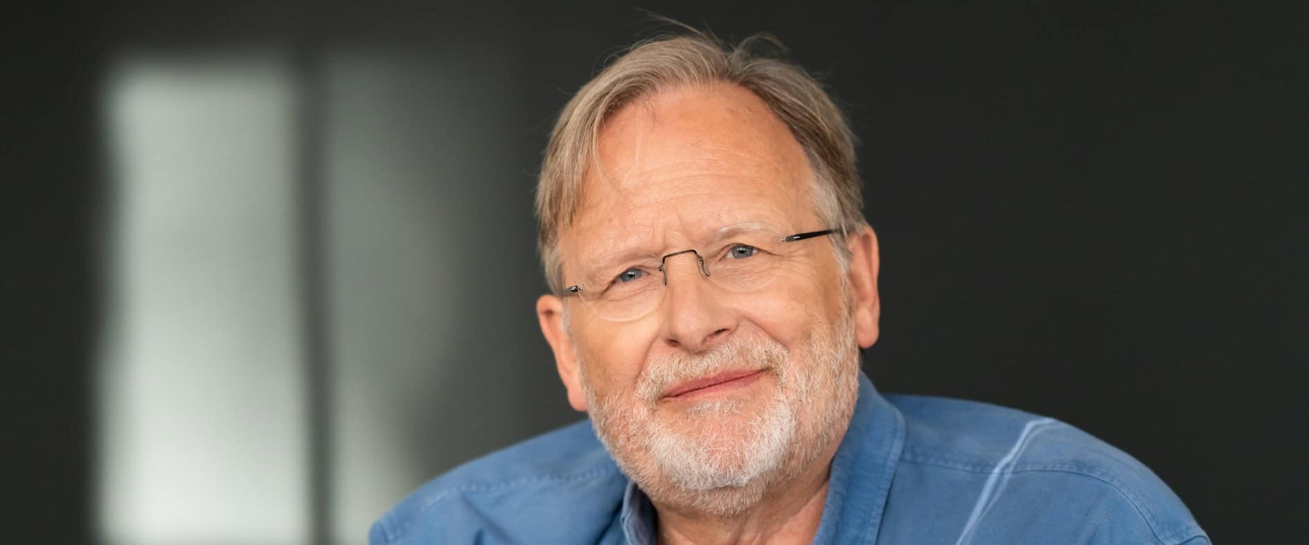 Foto zu „Bewegung ist der Schlüssel“ – Prof. Dietrich Grönemeyer über den Rücken als Spiegel unserer Seele