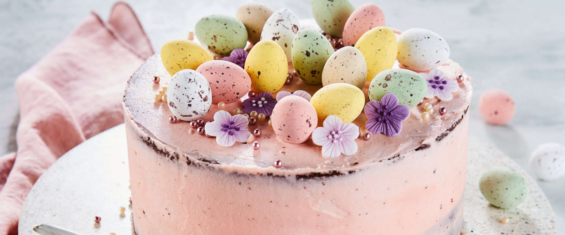 Ostertorte mit Schokoladeneiern – festlich &amp; fruchtig backen