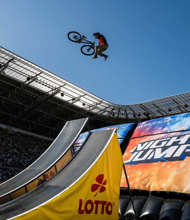 Foto zu Adrenalin pur bei der Night of the JUMPs in Dresden