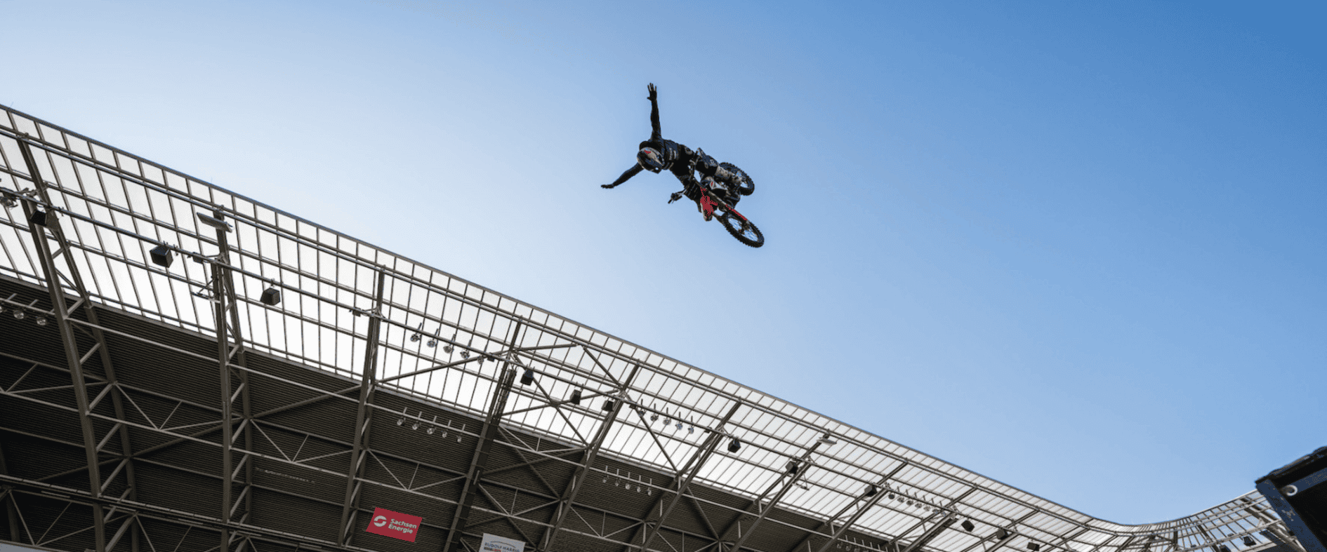 Foto zu Adrenalin pur bei der Night of the JUMPs in Dresden