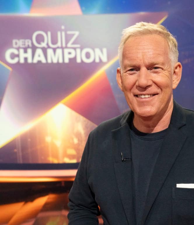 Johannes B. Kerner im Studio von ‚Der Quiz-Champion‘ beim ZDF Spenden-Special