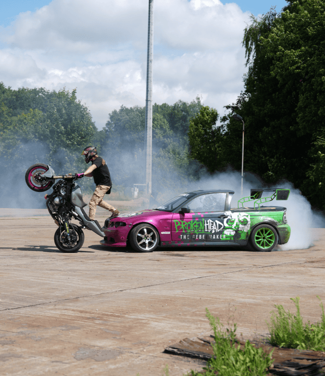 Stunt und Drift bei LO.LO: Wenn Reifen qualmen und Bikes fliegen