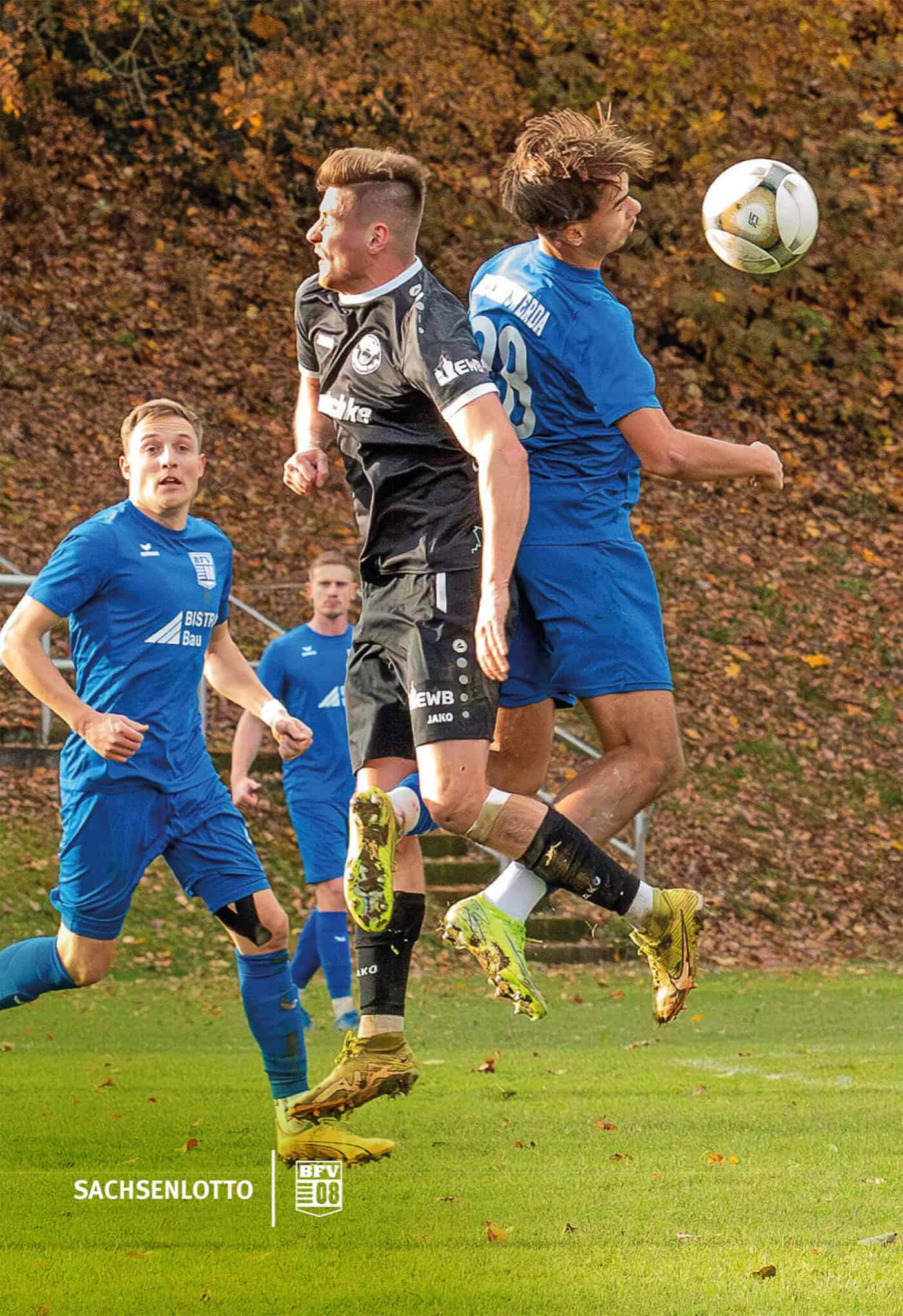 Umkämpftes Kopfballduell im Oberlausitz-Derby von Bodo Hering