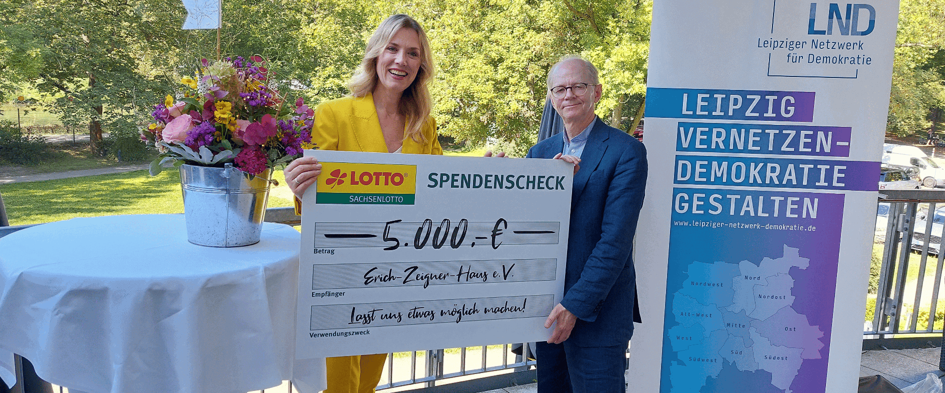 Sachsenlotto-Möglichmacherin Franziska Reichenbacher unterstützt Leipziger Netzwerk für Demokratie mit Startkapital