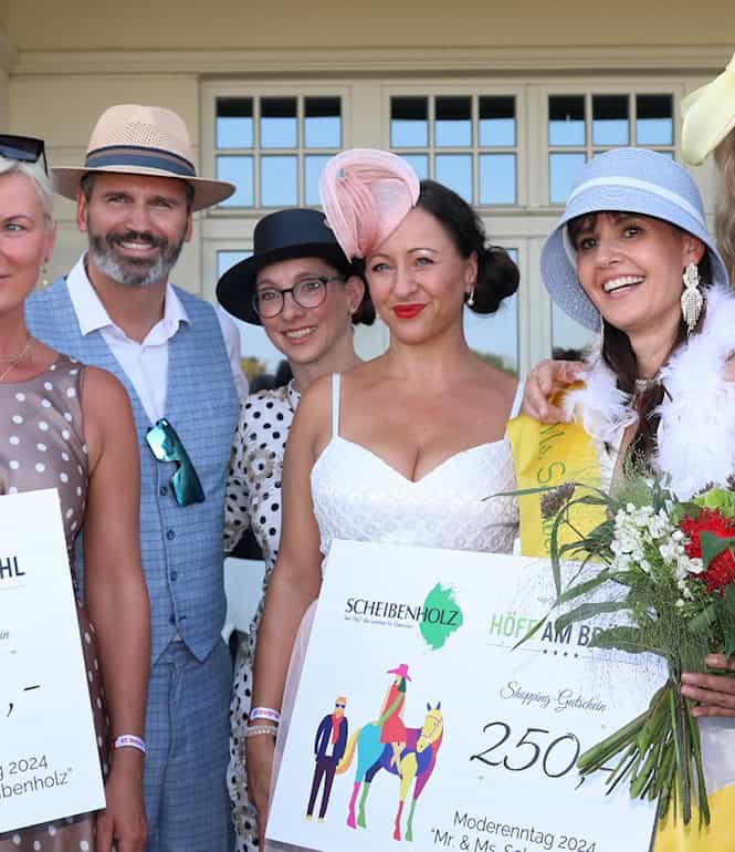 Die Jury beim Moderenntag 2024 mit prominenter Unterstützung von Lottofee Franziska Reichenbacher