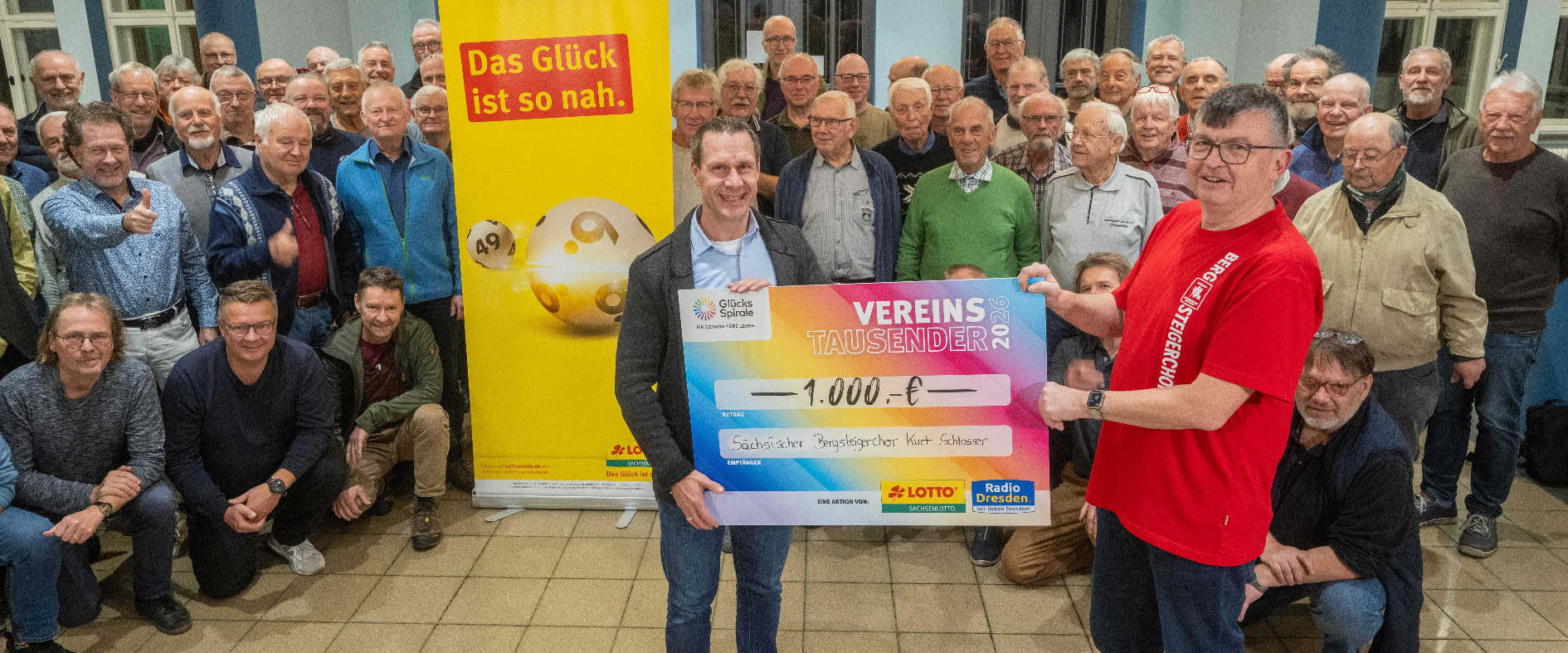 Der Sächsische Bergsteigerchor Kurt Schlosser  Dresden e.V. bekam den Vereinstausender überreicht.