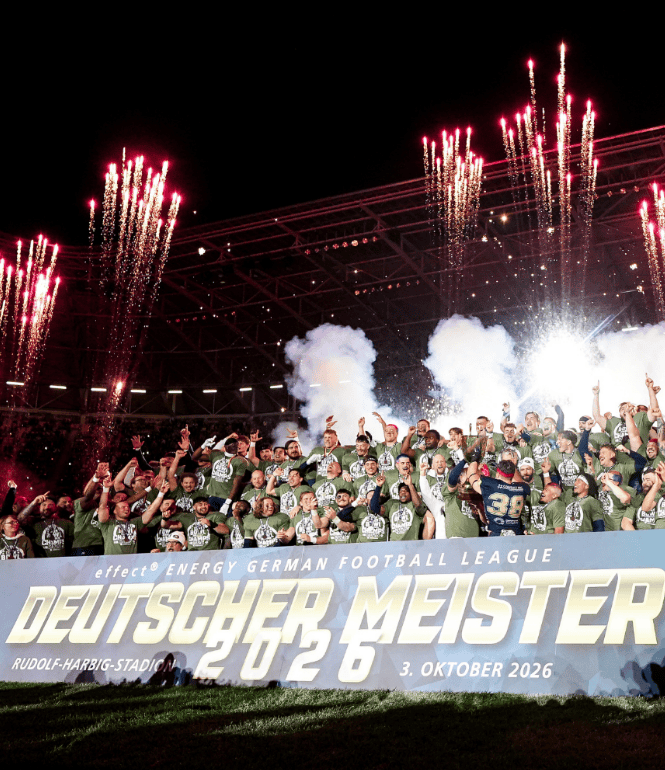 Dresden Monarchs feiern Meistertitel nach perfekter GFL-Saison und triumphieren vor mehr als 25.000 Fans im Heinz-Steyer-Stadion