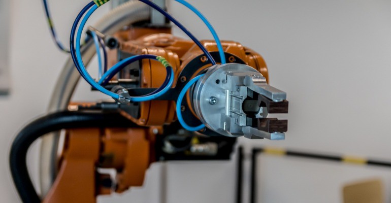 Kostengünstige Automatisierung durch RPA - Wie Software-Roboter in KMU lästige Aufgaben übernehmen