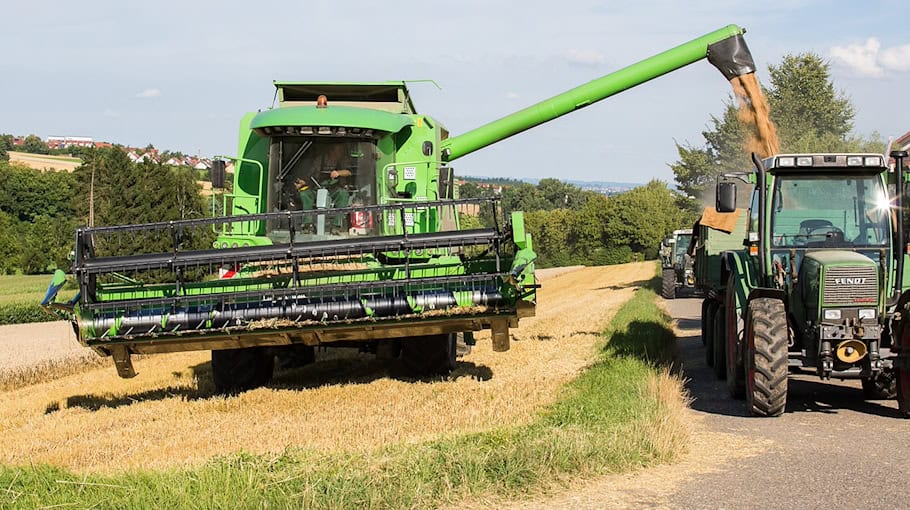 Unbekannte zerstörten Erntemaschine