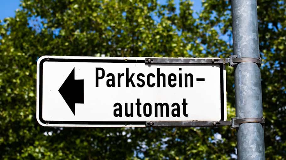 Parkscheinautomaten aufgebrochen