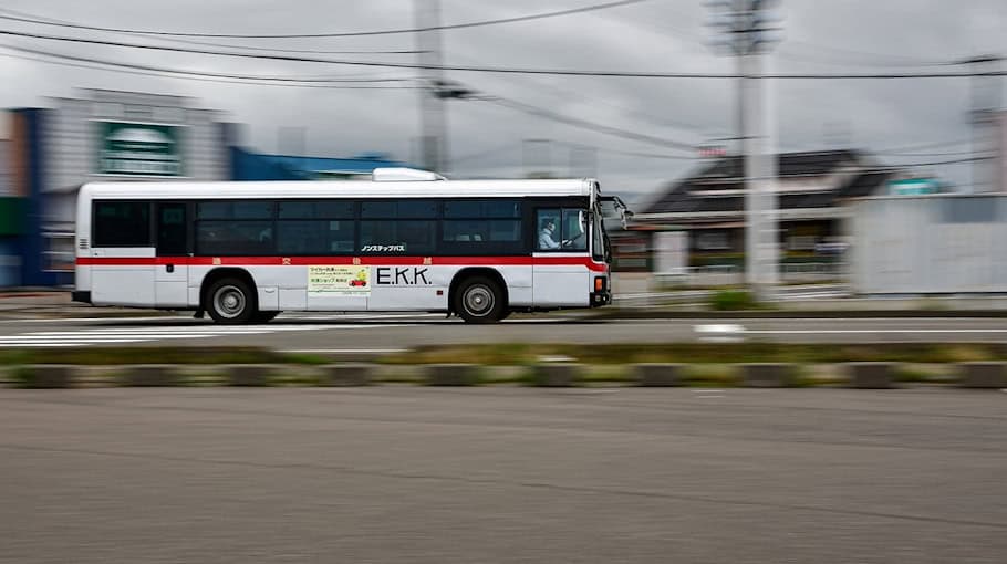 In Bus gestürzt