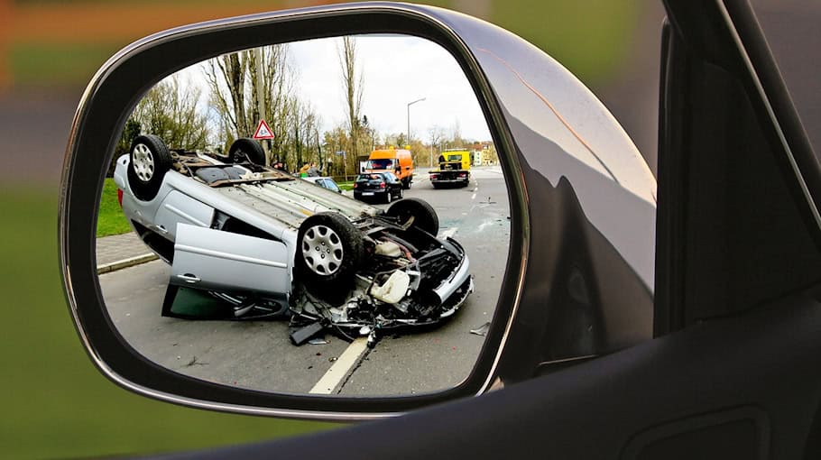 Schwerer Verkehrsunfall auf der Bundesstraße