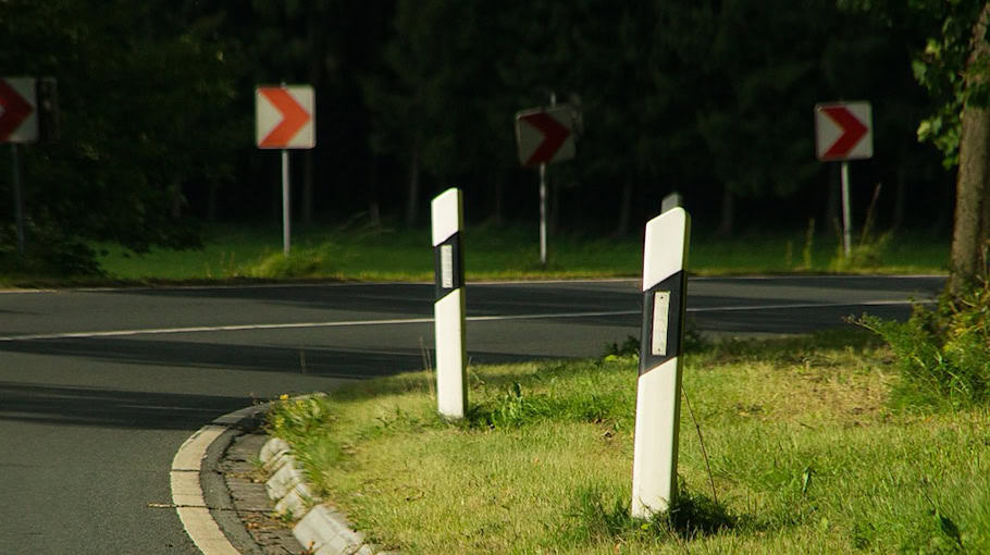 Verkehrsunfall mit zwei VW Golf auf Kreuzung