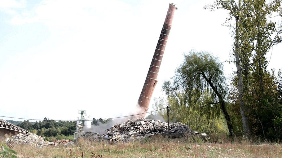 E-Ladesäule in Hauptstraße gesprengt