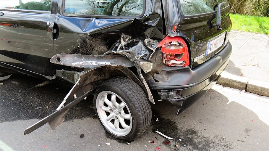 Verkehrsunfall an Bahnübergang in Zwönitz