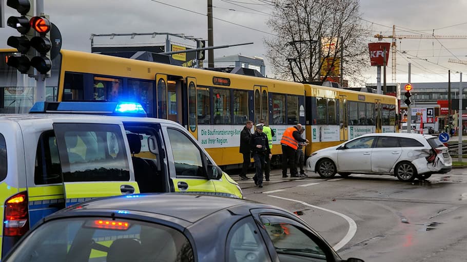 Verkehrsunfall auf der Fischhausstraße in Dresden