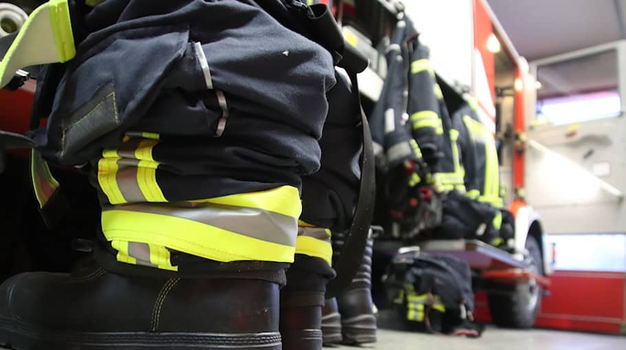 Einsatz von Feuerwehr, Rettungsdienst und Polizei nach Rauchentwicklung in Arnsdorf