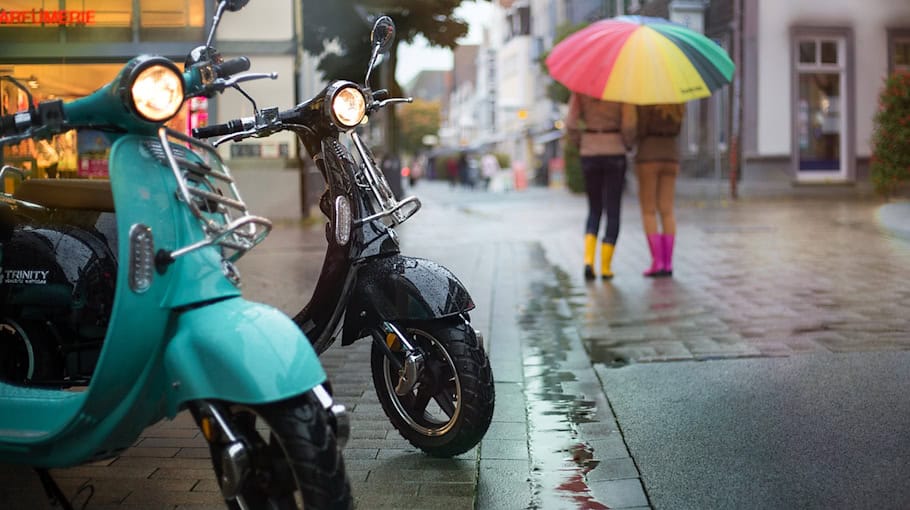 Polizei stellt mutmaßlichen Dieb auf E-Scooter