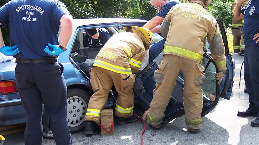 Schwerer Glätteunfall auf der B115 in Kunnersdorf