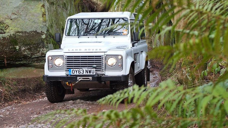 Unbekannte Stehlen Range Rover am Carusufer