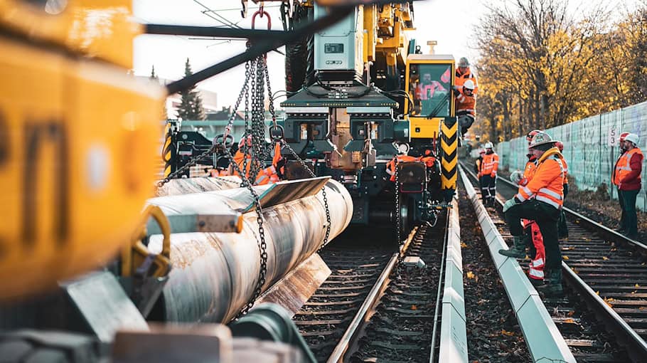 Diebe stehlen Stromverteilerkasten auf Baustelle