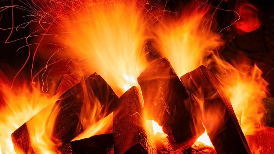 Ungeplantes Hexenfeuer in der Zwickauer Straße
