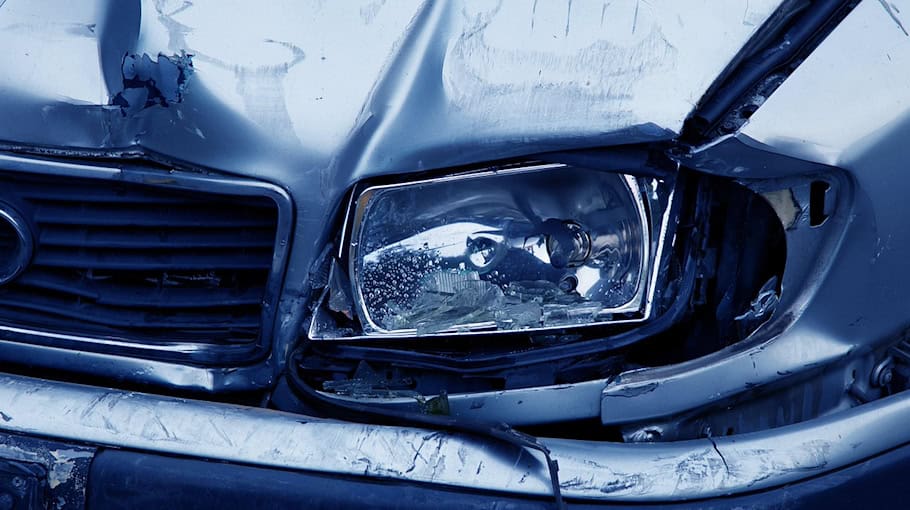 Unfall auf der Kaßbergstraße mit Lexus und Mercedes