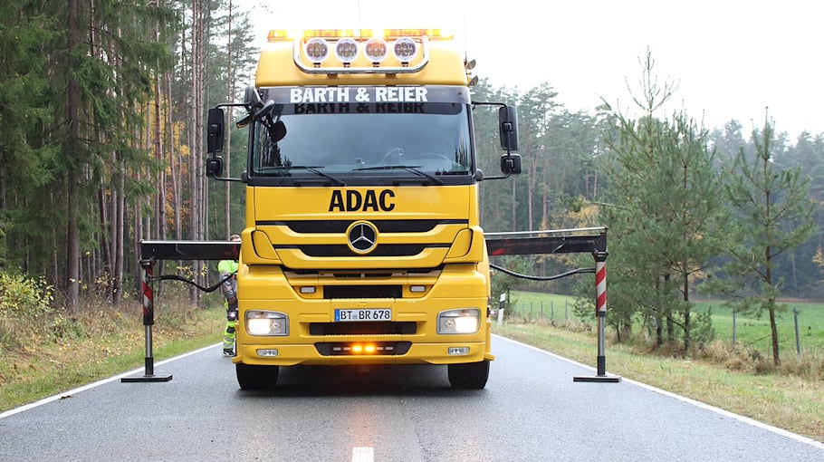 Unfall zwischen Lada und Opel auf der Autobahn