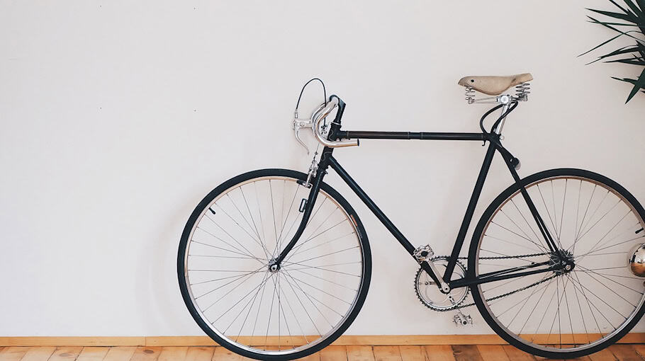 Fahrraddiebstahl im Mehrfamilienhaus an der Hans-Beimler-Straße