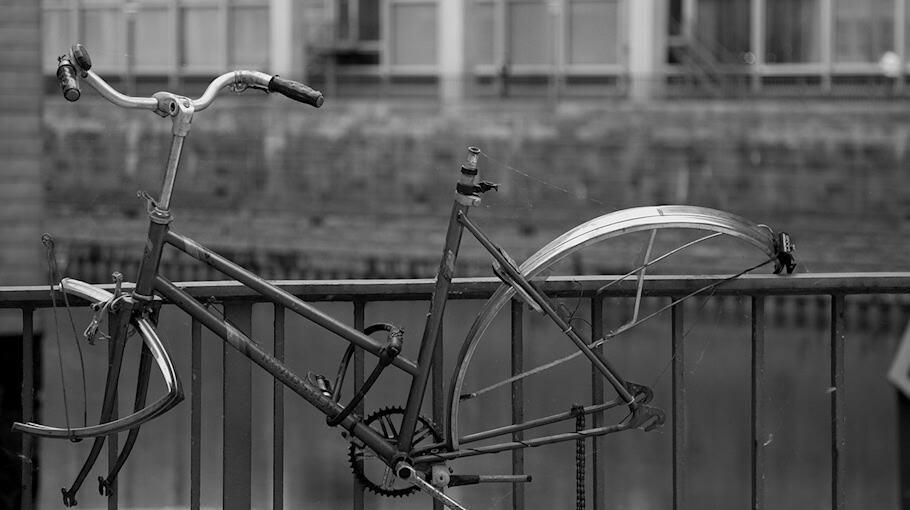 Mountainbike Diebstahl in Mehrfamilienhaus
