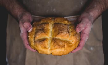 Unbekannte Täter stehlen Bargeld in Bäckereifilialen
