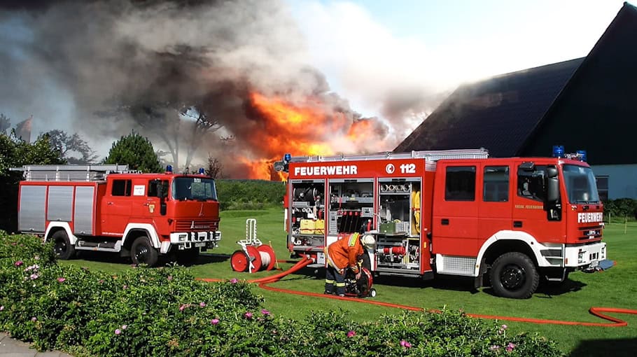 Einsatz der Feuerwehr bei Industriegebäudebrand in Netzschkau