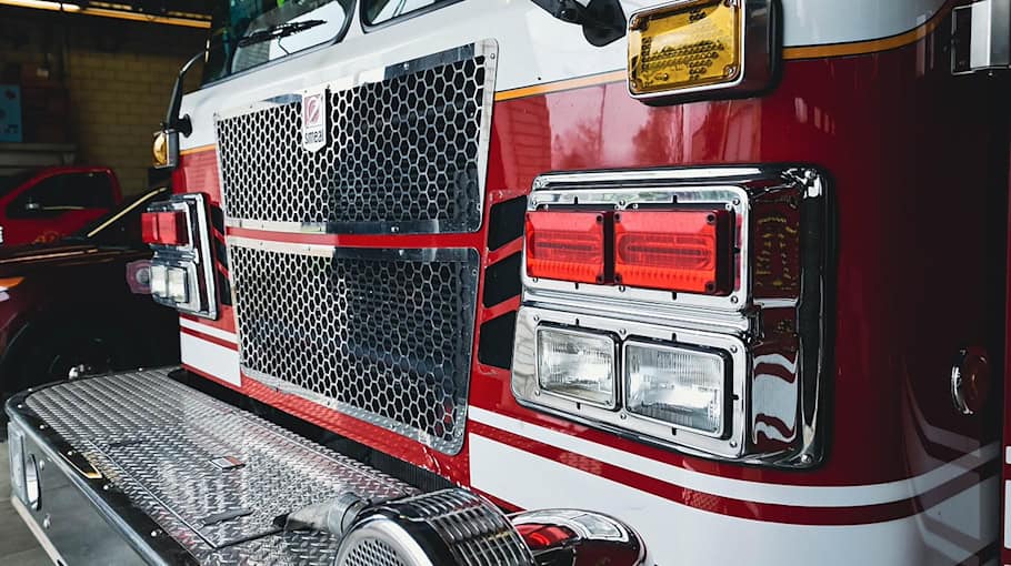 Einsatz von Feuerwehr und Polizei bei Wohnungsbrand