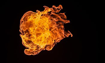 Brand im Dachgeschoss eines Mehrfamilienhauses