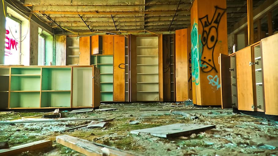 Vandalen verwüsten Bushaltestelle in Spitzkunnersdorf