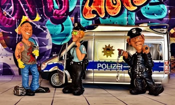 Politisch motivierte Sachbeschädigung eines Mercedes in Leipzig