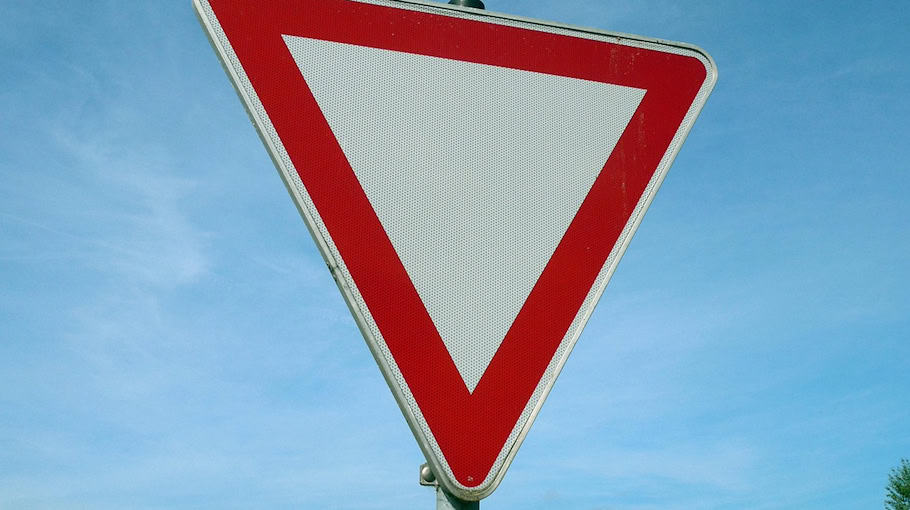 Fahrer ohne Lizenz und unter Alkoholeinfluss gestoppt