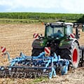 Schwerer Traktorunfall bei Motocrossveranstaltung