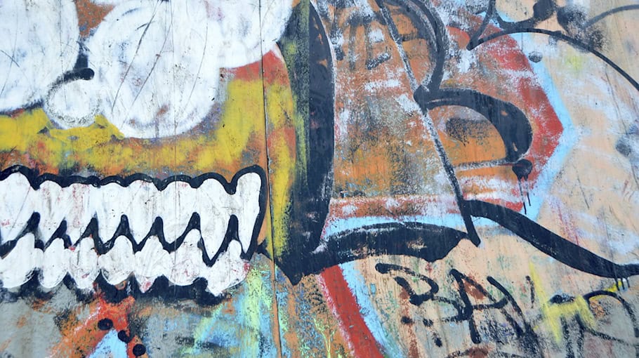 Vandalismus im Eingangsbereich eines Hauses