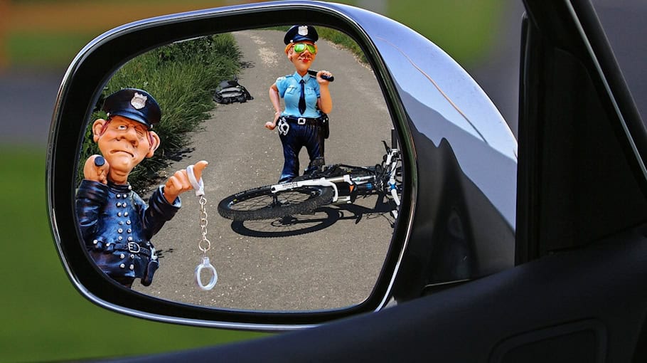 Fahrradfahrerin trifft Fiat Ducato auf Lindenstraße