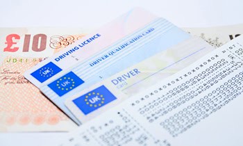 Betrunkener Fahrer ohne gültige Fahrerlaubnis kontrolliert