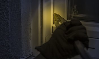 Einbruch in Mehrfamilienhaus in Paul-Müller-Straße